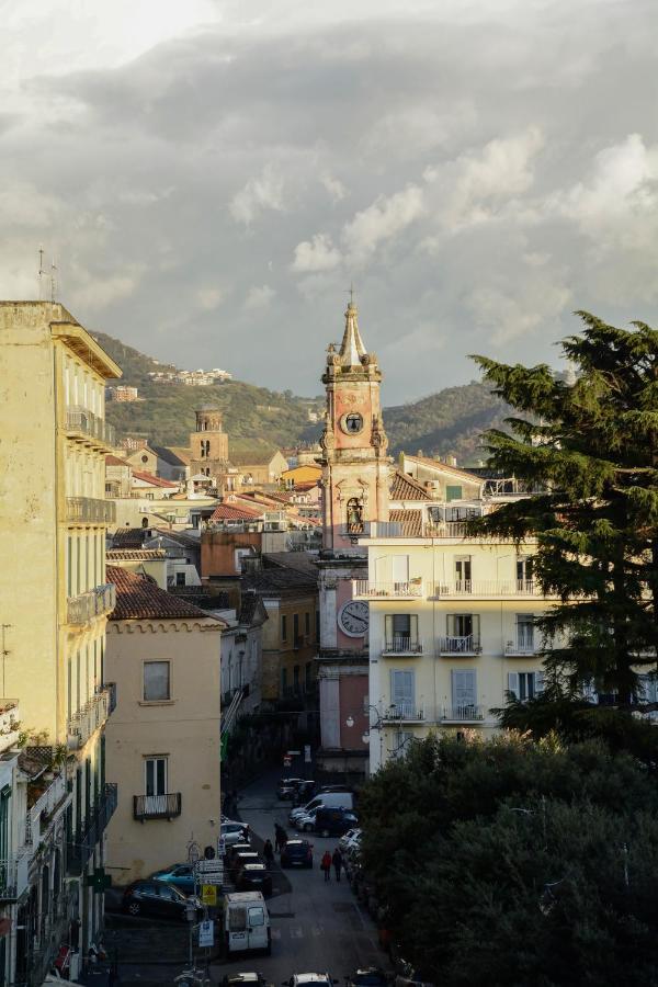 Al Teatro Verdi Luxury Apartment Salerno Exterior foto