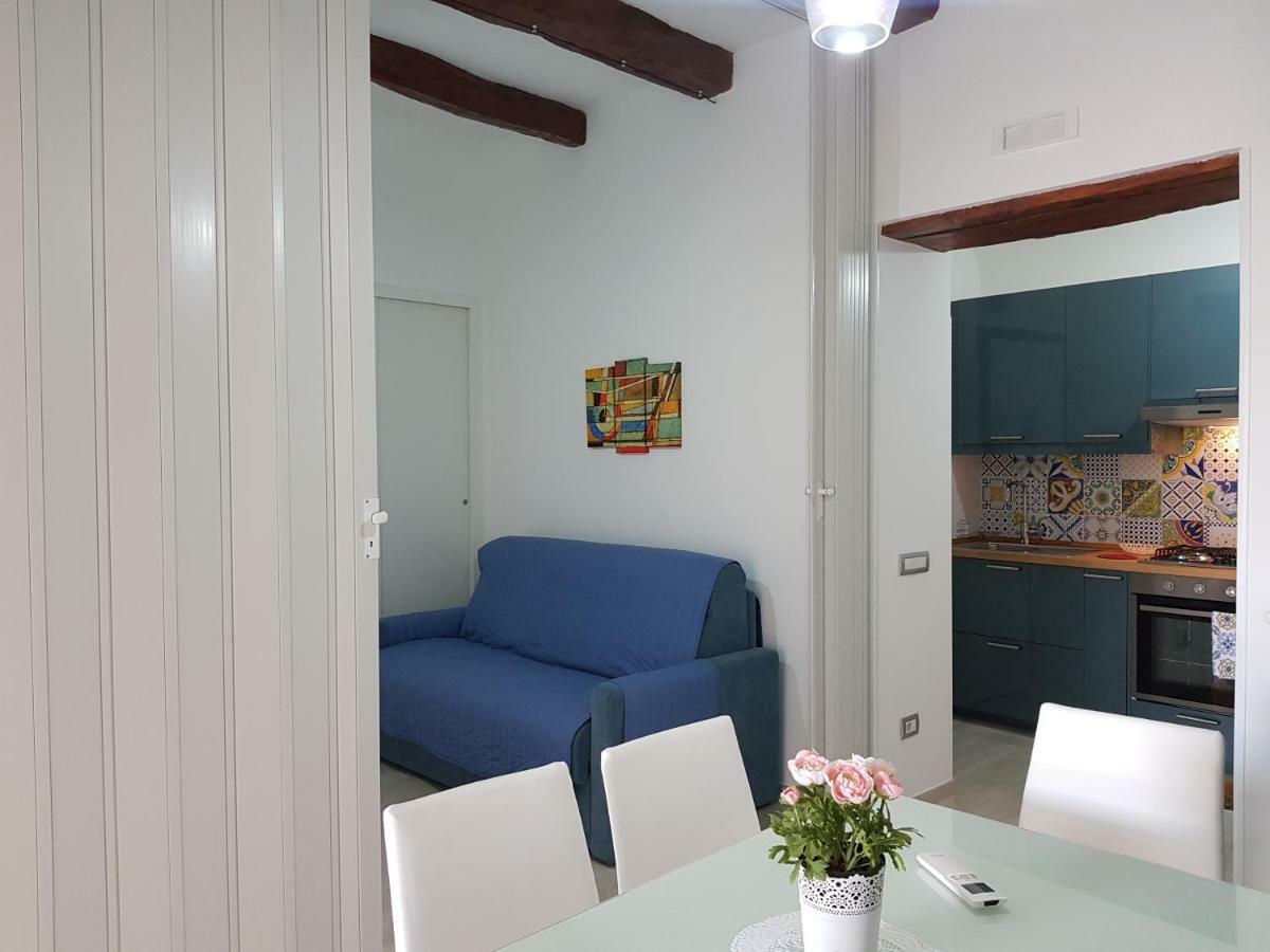 Al Teatro Verdi Luxury Apartment Salerno Exterior foto