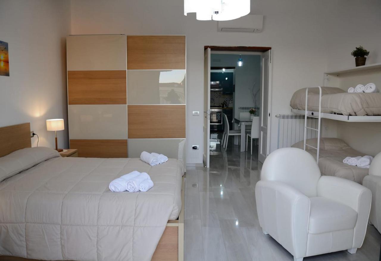 Al Teatro Verdi Luxury Apartment Salerno Exterior foto