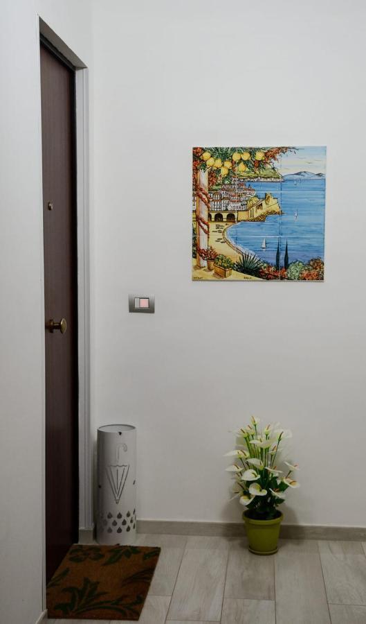 Al Teatro Verdi Luxury Apartment Salerno Exterior foto